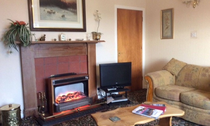 Murthly Villa | Stunning private villa for 7 people with TV and panoramic view