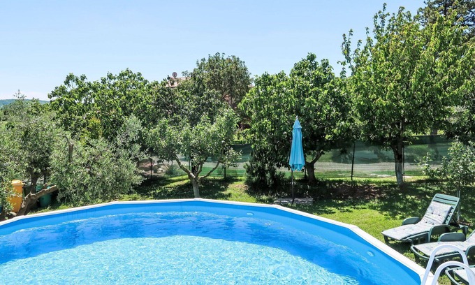 Pican House | Stunning private villa for 6 guests with WIFI, private pool, A/C, TV, terrace and parking