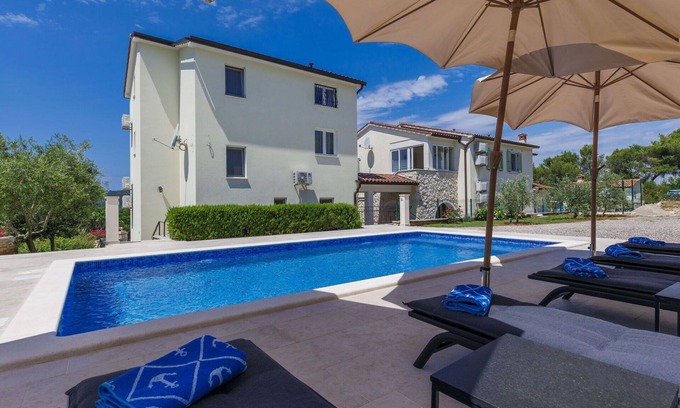 Trgetari House | Stunning private villa for 6 people with private pool, WIFI, A/C, TV, terrace and parking