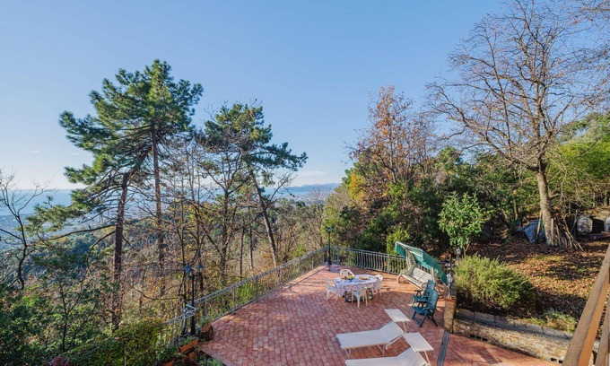 Massa House | Stunning private villa for 4 guests with WIFI, TV and terrace