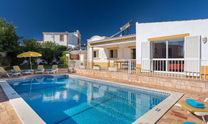 Albufeira Villa | Stunning private villa for 6 people with WIFI, A/C, private pool, TV and terrace
