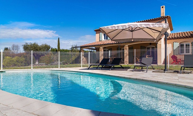 Carces House | Stunning private villa for 8 guests with private pool, WIFI, A/C, TV and terrace