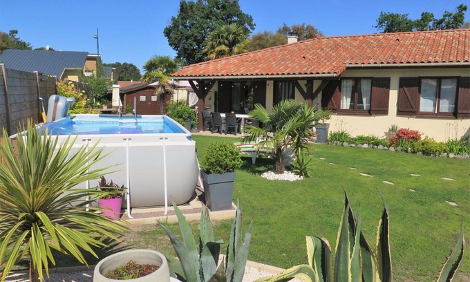 Labenne House | Stunning private villa for 4 guests with private pool, WIFI, TV, terrace and pets allowed