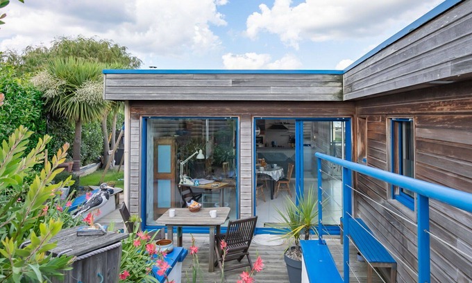 Berven House | Stunning private villa for 4 guests with WIFI, TV and terrace