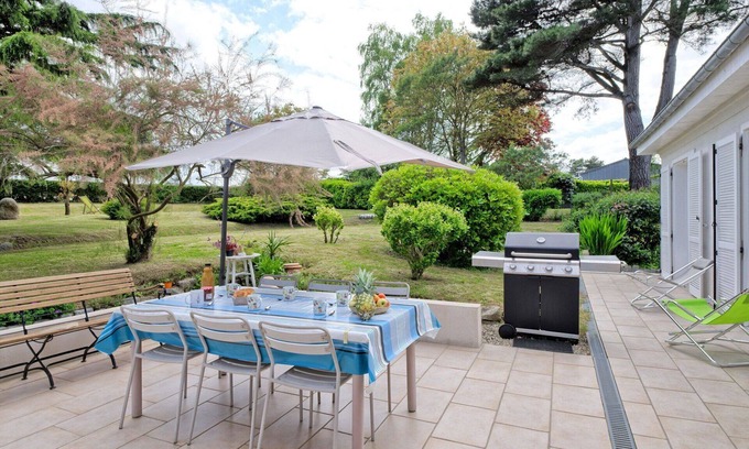 Plerin House | Stunning private villa for 8 guests with WIFI, TV, terrace and pets allowed