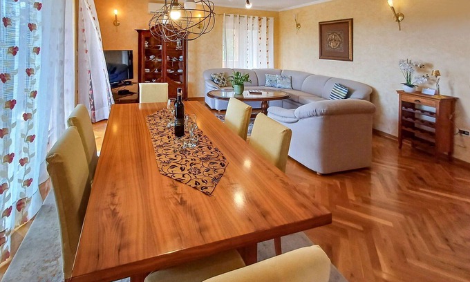 Viskovo House | Stunning private villa with A/C, private pool, WIFI, TV, balcony, panoramic view and parking