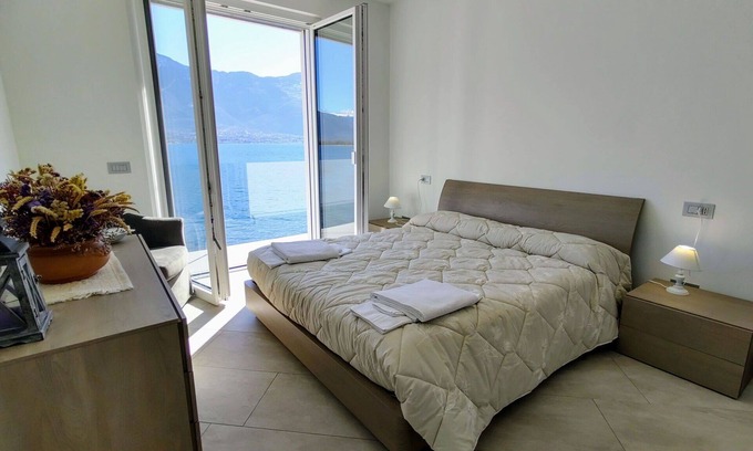 Trezzone House | Stunning private villa for 4 guests with A/C, WIFI, TV and terrace