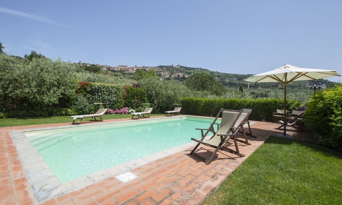 Camucia Villa | Stunning private villa for 13 people with A/C, private pool, WIFI, TV, terrace and panoramic view