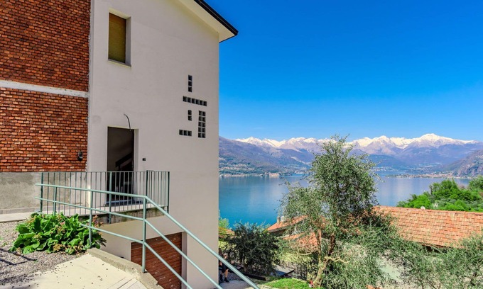 Gittana House | Stunning private villa for 13 people with hot tub, WIFI, TV and terrace