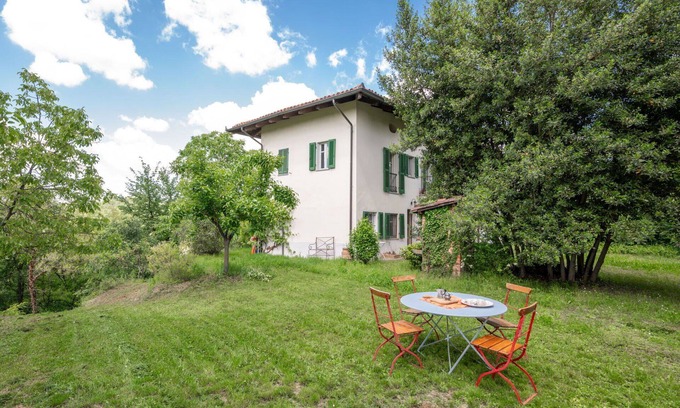 Soglio Villa | Stunning private villa for 7 guests with TV and balcony