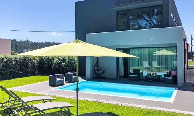 Cardielos House | Stunning private villa for 8 guests with WIFI, private pool, TV and terrace