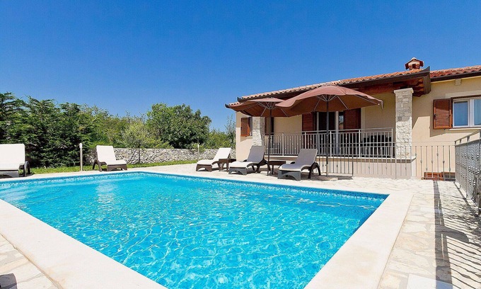 Salakovci Villa | Stunning private villa with WIFI, A/C, private pool, TV, terrace, pets allowed and parking