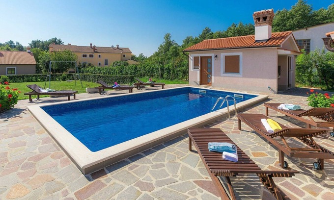 Laginji House | Stunning private villa with A/C, private pool, WIFI, TV, terrace, pets allowed and parking