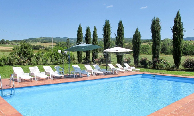 Porrena Villa | Stunning private villa with private pool, WIFI, TV, patio, pets allowed and panoramic view