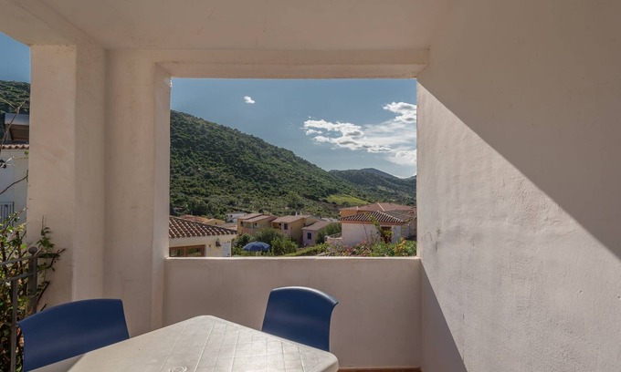 Tanaunella Apartment | Stunning Residence Bouganvillage 2 Bed Apt sleep 6