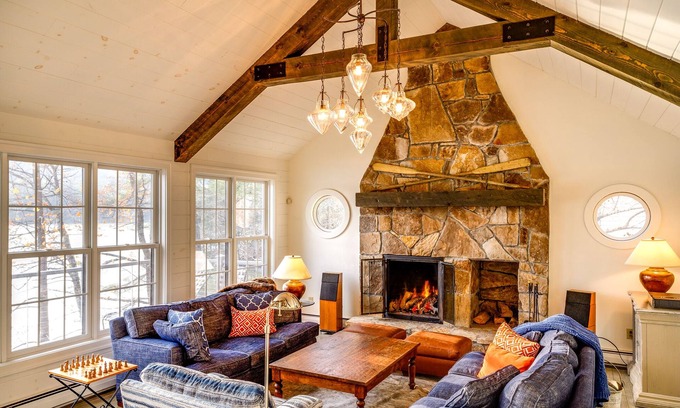 Ludlow House | Stunning Ski and Lake home - ideal family or friend getaway