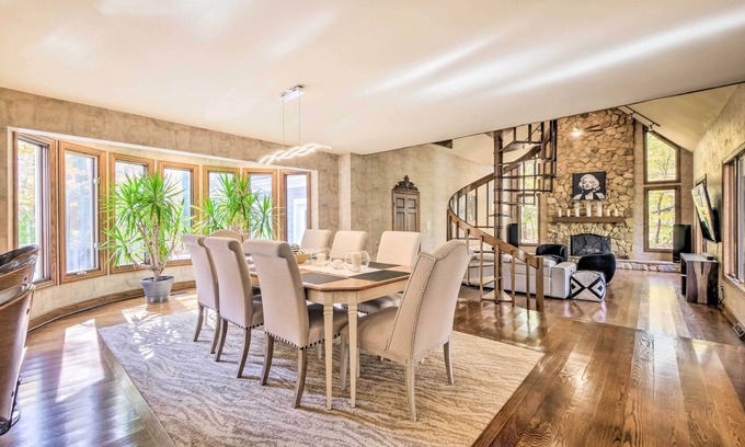 Solon House | Stunning Solon Getaway ~ 20 Mi to Cleveland!