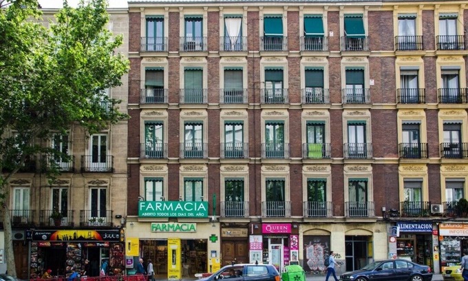 Golden Triangle of Art Apartment | Stunning & Stylish 4BD 3BTH - City Center-Atocha