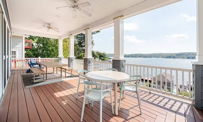 Hopatcong House | Stunning sun-drenched lakefront 4-bedroom house