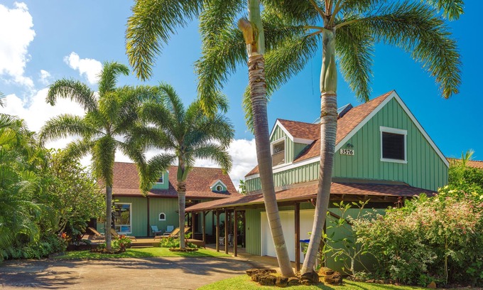 Princeville House | Stunning Tri-level Villa - Outdoor Lava Rock Shower w/Lanai - 25% OFF Jul-Sept
