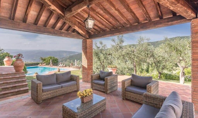 Monsummano Terme Villa | Stunning Tuscan farmhouse