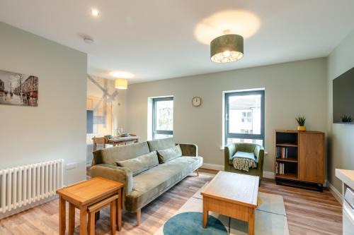 Ellemford Apartment | Stunning upper villa stay in the City!