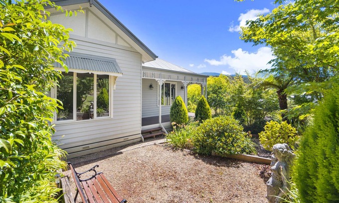 Marysville House | Stunning Victorian Character home in the heart of Marysville