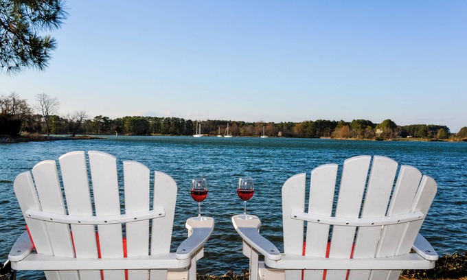 Neavitt House | Stunning views at WATERFRONT St Michaels area historic home, dog friendly