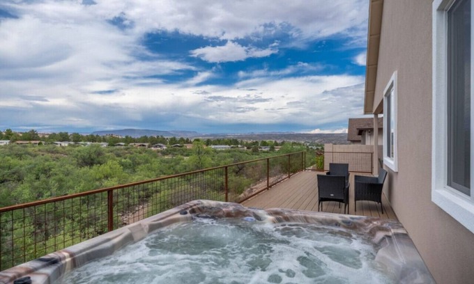 Cottonwood Apartment | Stunning Views + Hot Tub + Location! 2 bed/2 bath
