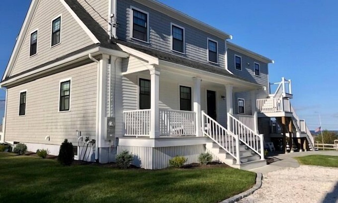 Sandwich House | Stunning Views Of Cape Cod Canal (2250)