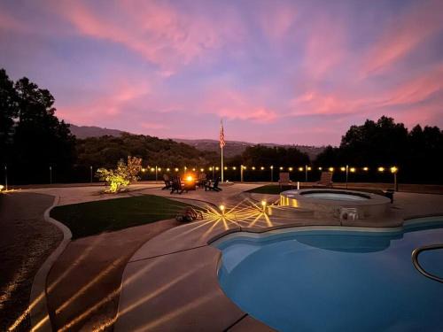 Ahwahnee House | Stunning views with pool, spa, gold panning, firepit, game court and BBQ