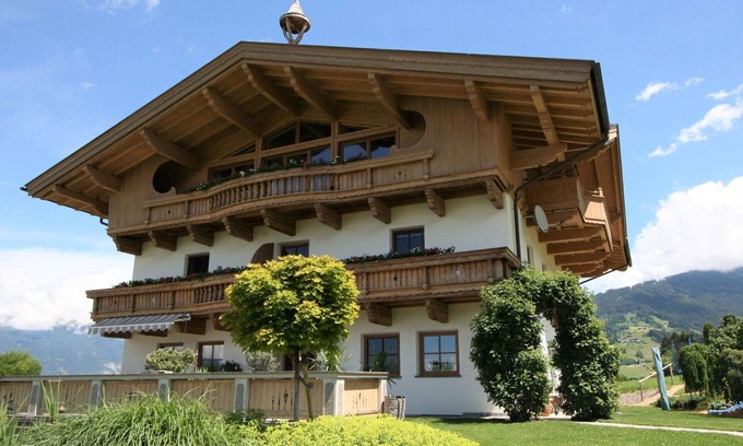 Außerweerberg Villa | Stunning villa for 6 people with WIFI, TV, patio and panoramic view