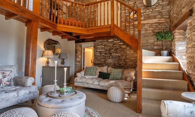 Buxton House | Stunning villa for 12 guests with WIFI and pets allowed