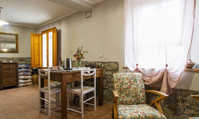 Pistoia House | Stunning villa for 2 guests with WIFI, pets allowed and parking