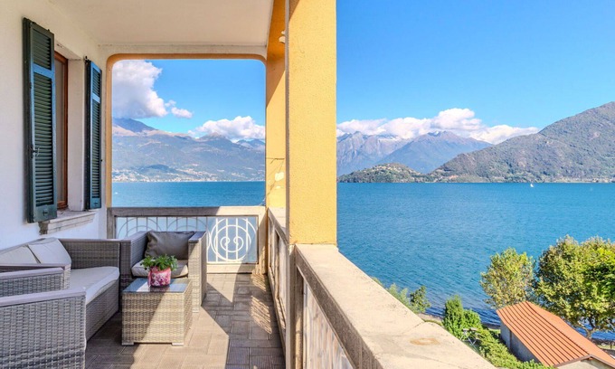 Pianello del Lario Villa | Stunning villa for 4 guests with WIFI, TV and terrace