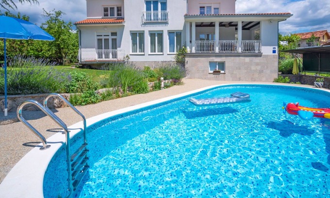 Kuceli House | Stunning villa for 8 guests with private pool, WIFI, TV, terrace, pets allowed and parking