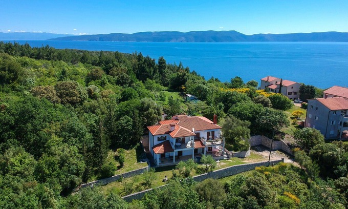 Sveta Marina House | Stunning villa for 9 guests with A/C, WIFI, TV, terrace, pets allowed and parking