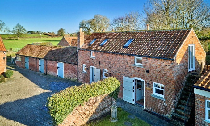 Horncastle House | Stunning villa for 4 guests with WIFI