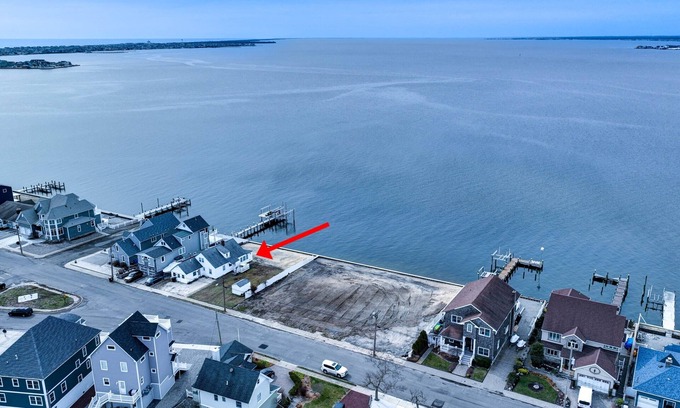 Seaside Heights House | Stunning waterfront view. Minutes to beach & boardwalk. Great family getaway.!