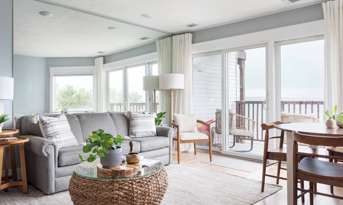 Traverse City Condo | Stunning Waterfront, Updated TC Condo with Pool!