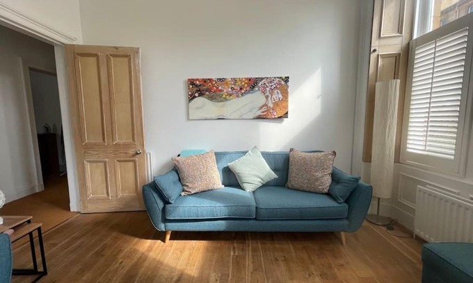 Glasgow Westend Apartment | Stunning West End Flat!