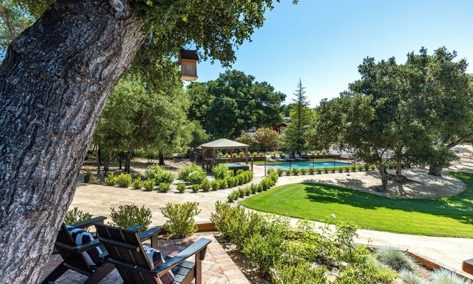 Atascadero House | STUNNING! Wild Oaks Retreat. Pool, Spa, Game Room, EV Charger, Wine Country.