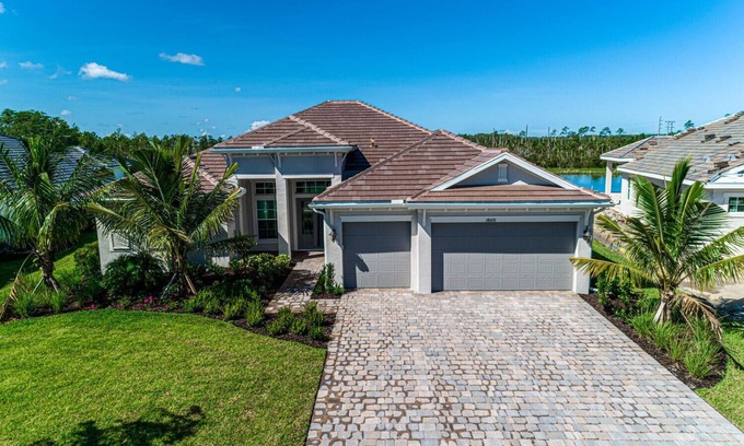 Biggar House | Stunning Wildblue Home + pool/1-Month minimum (Estero/Ft Myers Area)
