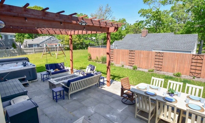 South Yarmouth House | Stunningly Decorated Home with Hot Tub!