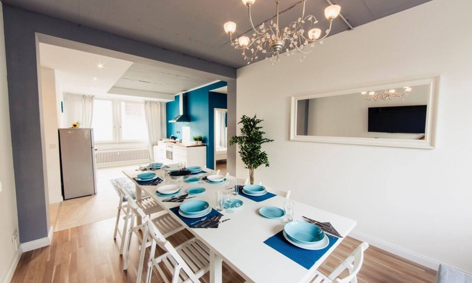 Tempelhof Apartment | Stylish 4 room apartment right on Tempelhofer Feld