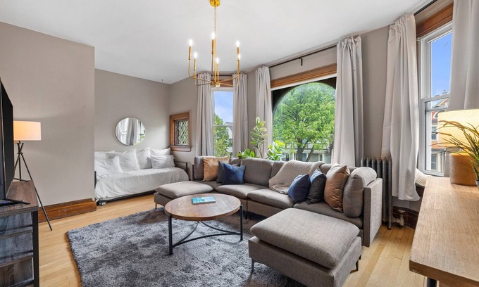 Lower East Side House | Style and Luxury - Unbeatable Location