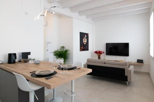 Old Town Apartment | Style e Comfort - Mantova