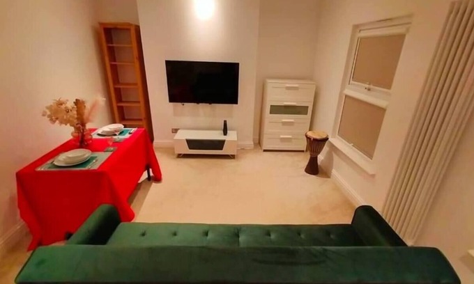 Leyton Apartment | Stylish 1 bedroom flat for 3 guest