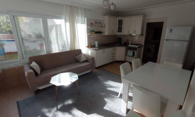 Mahmutlar Condo | STYLISH 1st FLOOR 2BR, BY POOL, PRIVATE PATH TO BEACH