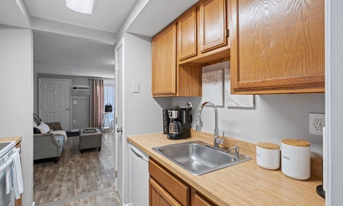 Dover Condo | Stylish 1st Flr 1Bed Condo-Close to Downtown Dover